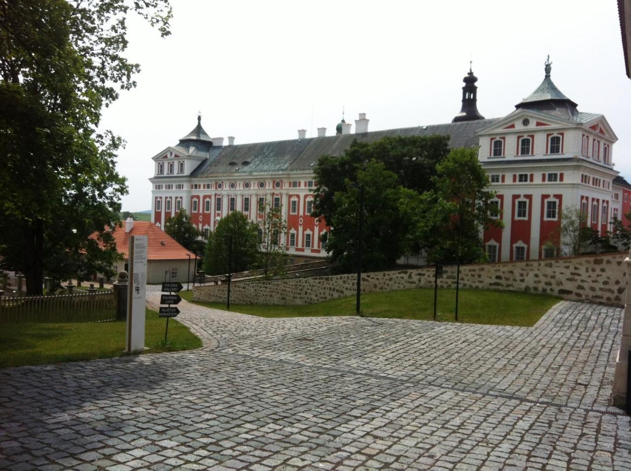 Chalupa U Broumovskych Sten Villa Bozanov Luaran gambar